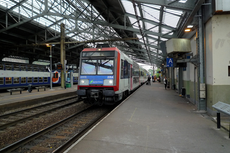 Jernbanestationen Gare de tampes i tampes p RER linje C.