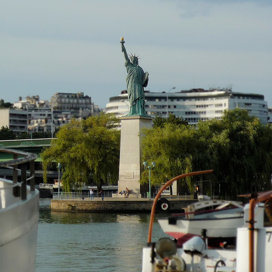 Statue of Liberty p en le aux Cygnes