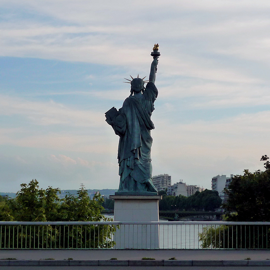 Statue of Liberty p en le aux Cygnes