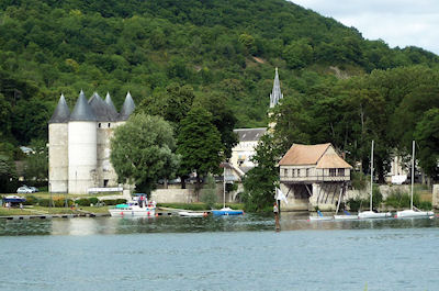 Château des Tourelles og den gamle vandmølle i Vernonnet.