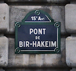 Skilt p dobbeltdkkerbroen Pont de Bin-Hakein