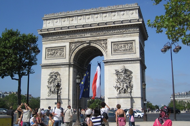 Arc de Triumphe, Den store Triumfbue, på Place de L'Etoile